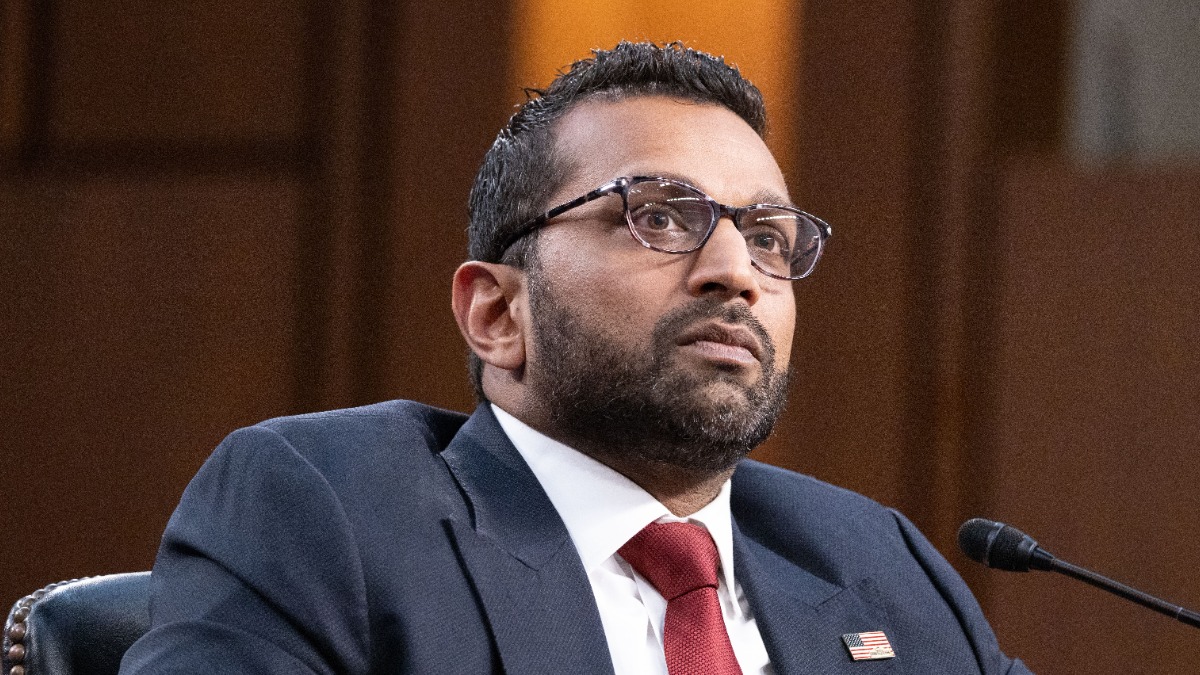 Директор ФБР Патель поручил расследовать пропажу выделенных Украине денег США