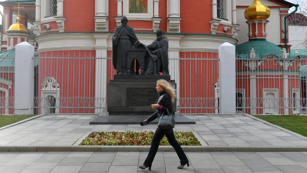 Церемония возложения цветов к памятнику братьям Лихудам состоится 6 марта