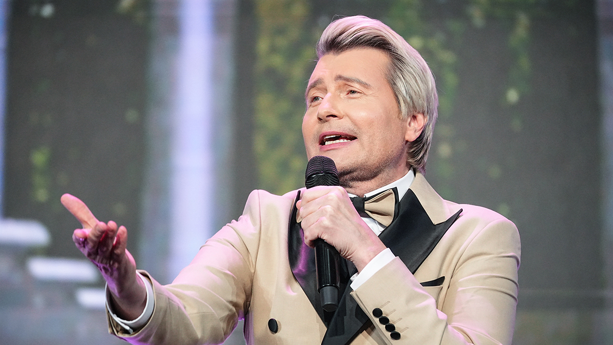 «Слушать неприятно»: критик Соседов посоветовал Баскову «закрыть рот»