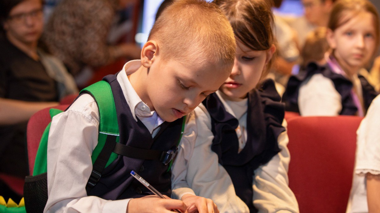 В Музее Победы школьники встретятся с автором памятника летчикам «Нормандии-Неман» в Париже