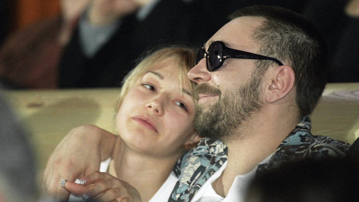 Кто из звезд встречался с несовершеннолетними