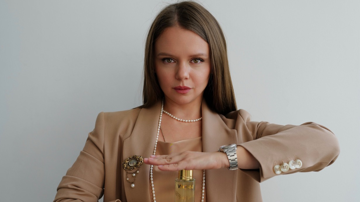 Основательнице бренда VDOHNI Полине Казаковой удалось создать полностью отечественный нишевый парфюм — от идеи до упаковки