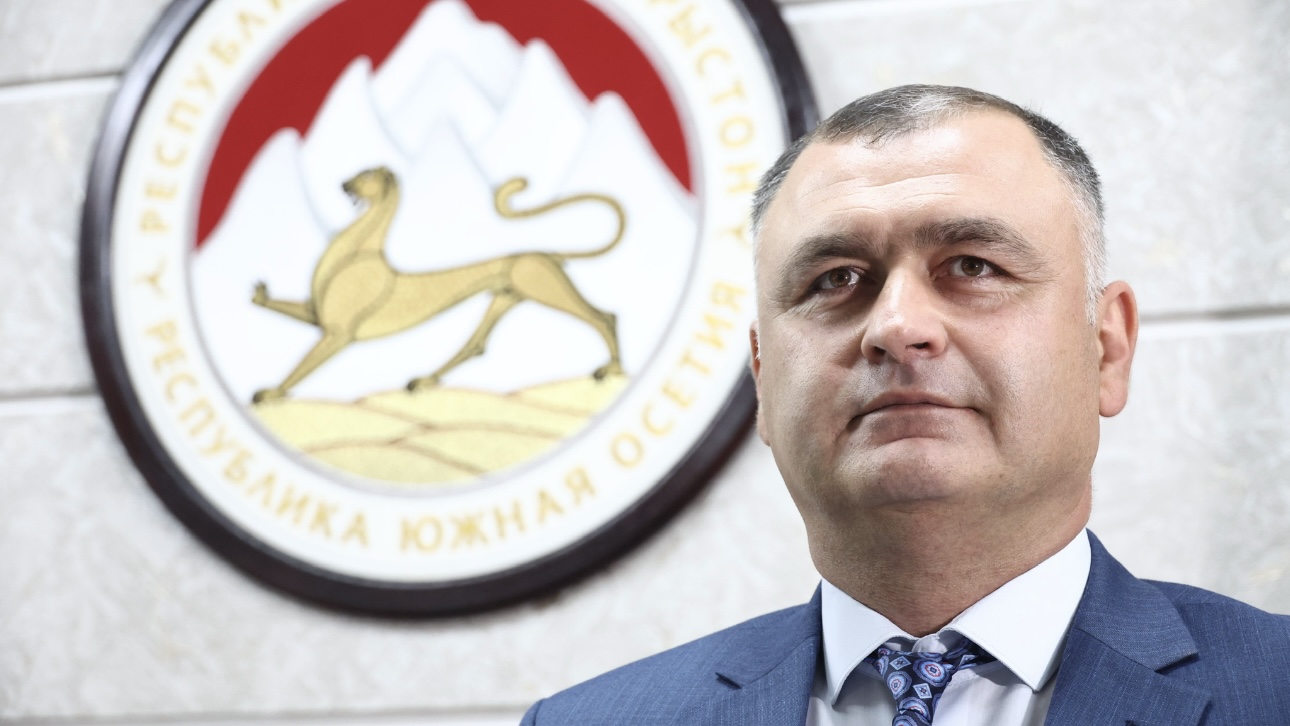 Медики сообщили о купировании гипертонического криза у президента Южной Осетии