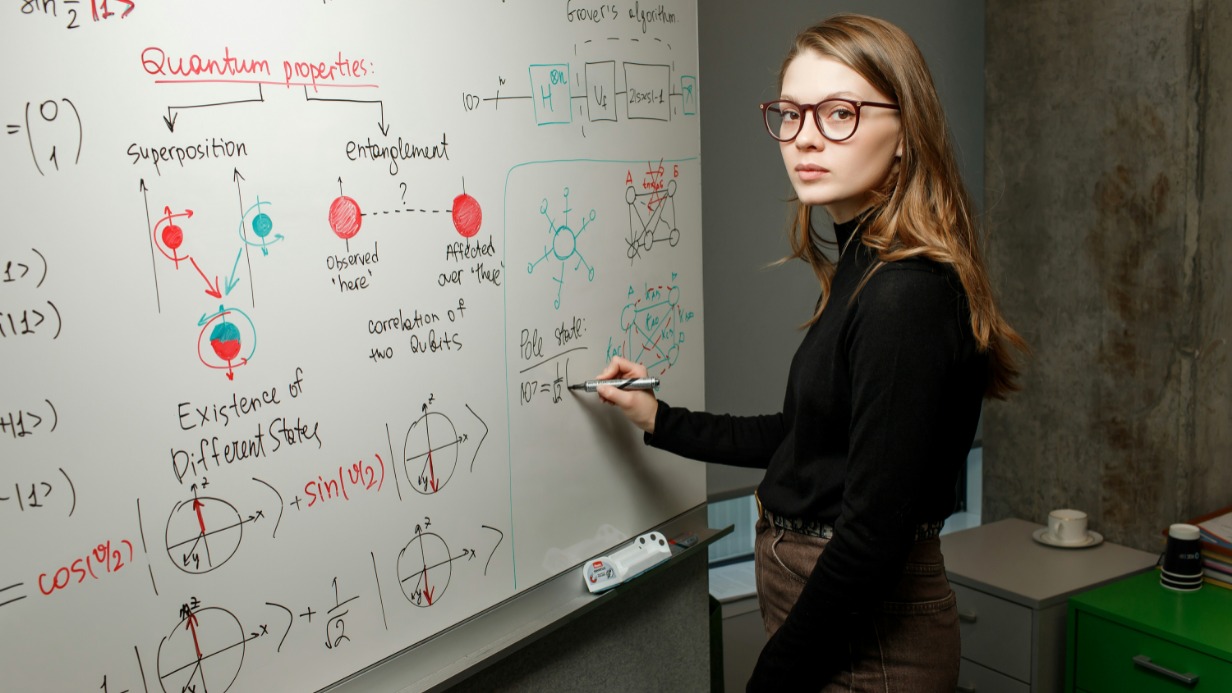 Разработчик-исследователь квантовых алгоритмов и динамики многочастичных квантовых систем Российского квантового центра Алена Мастюкова