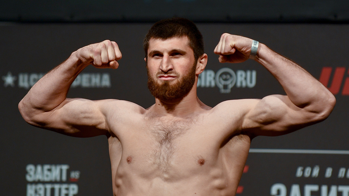 Боец Магомед Анкалаев стал чемпионом UFC в полутяжелом весе