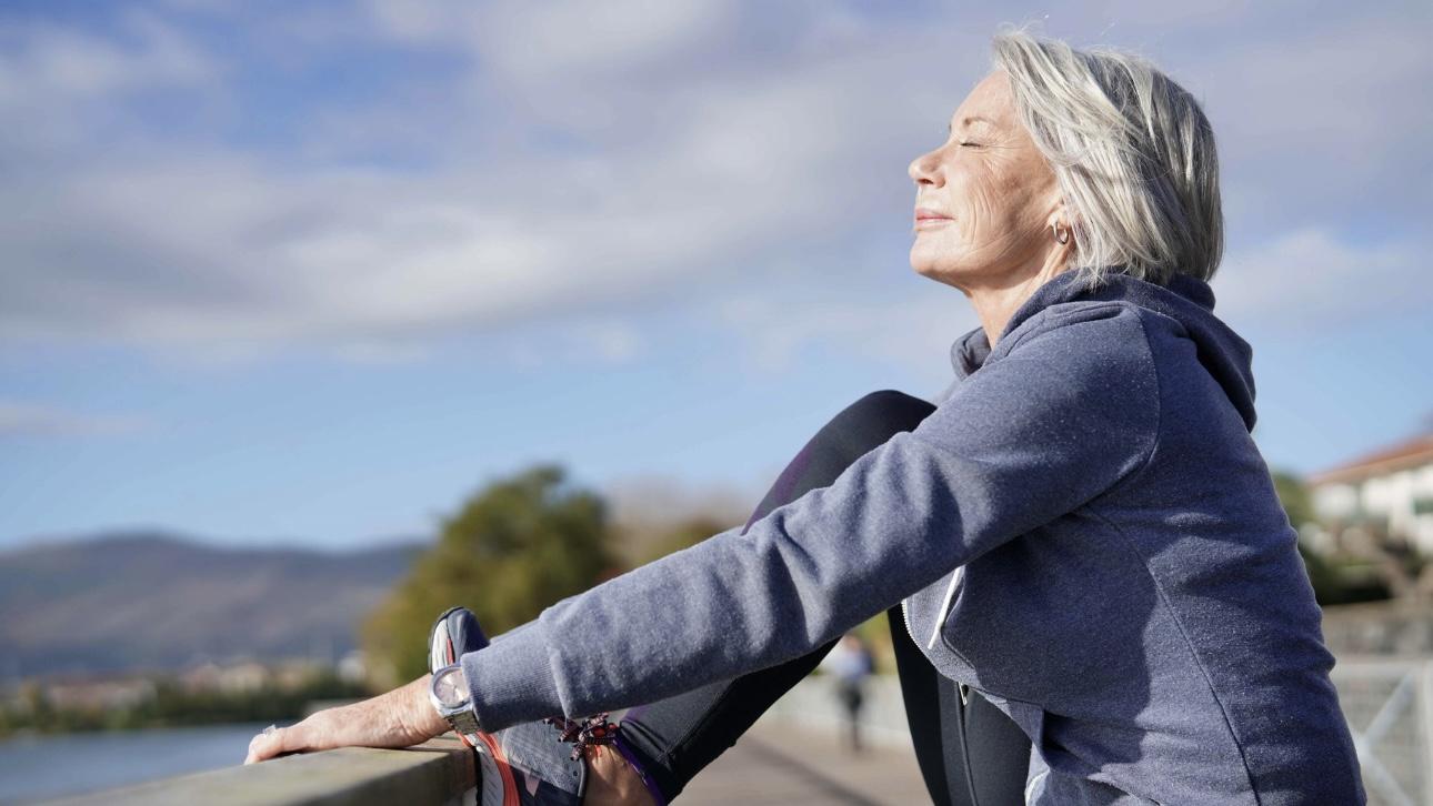Как сохранить ясный ум в пожилом возрасте: советы врача