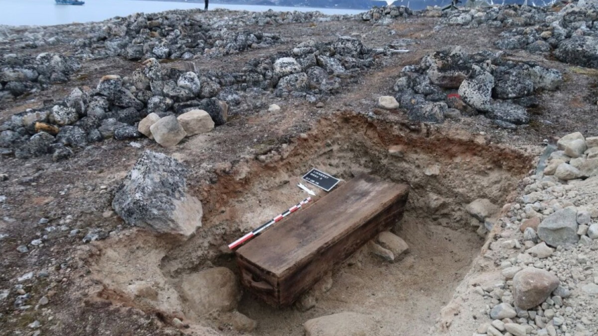 Из вечной мерзлоты в Норвегии оттаяли гробы похороненных 400 лет назад китобоев