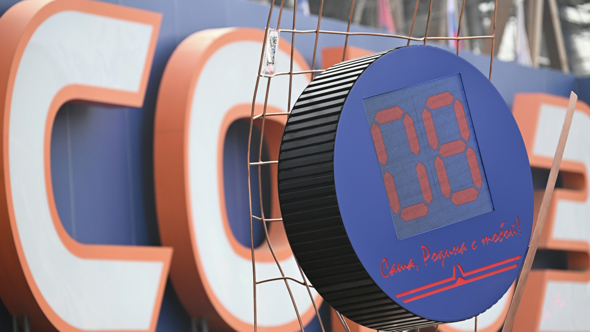 Таймер-шайбу с отсчетом голов Овечкина до рекорда Гретцки установили в Москве