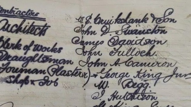 Послание в бутылке от 1906 года нашли внутри Королевского театра Шотландии