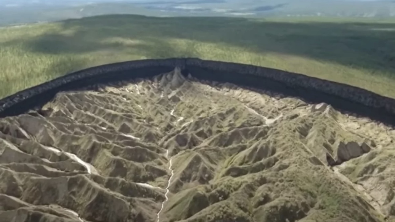 Ученые исследовали расширяющиеся «врата ада» в Якутии