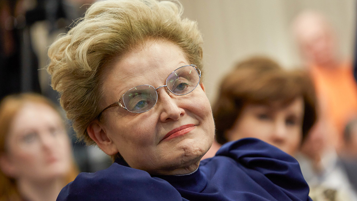 «В прямую кишку»: Малышеву шокировала интимная процедура в санатории