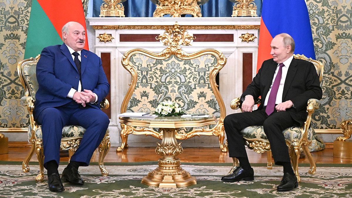 Лукашенко: Никому не удастся поставить Россию и Белоруссию на колени