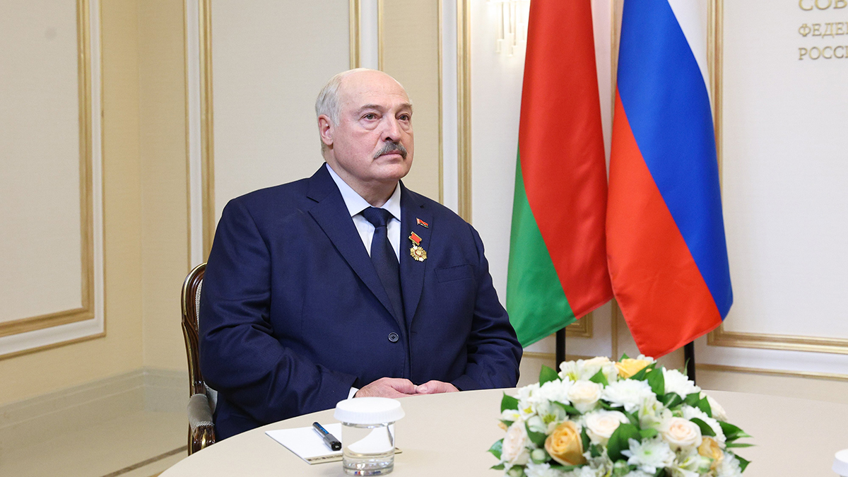 Лукашенко: Белоруссия заменила свое ядерное оружие и завезла новое из России