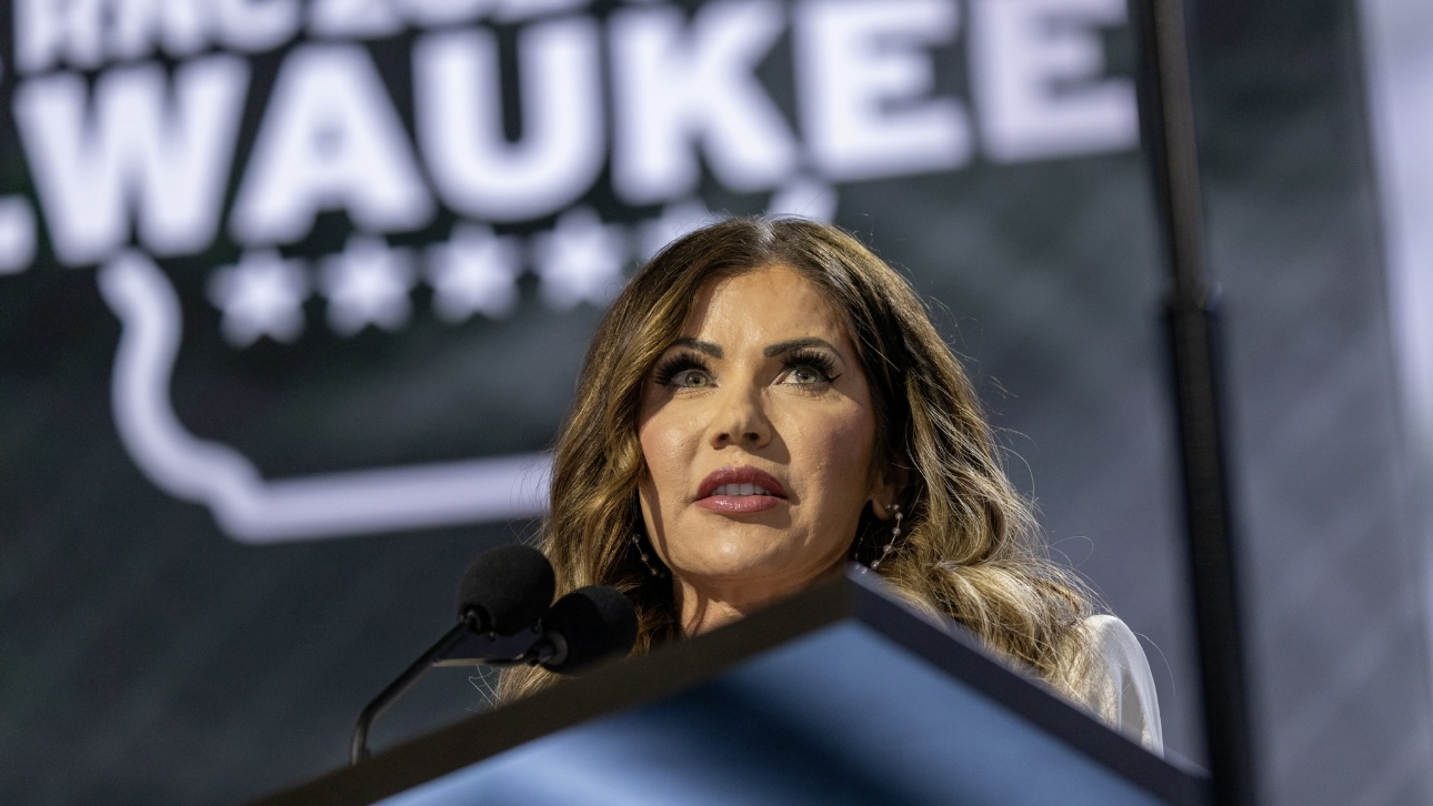 Министр Ноэм: США возобновляет строительство стены на границе с Мексикой