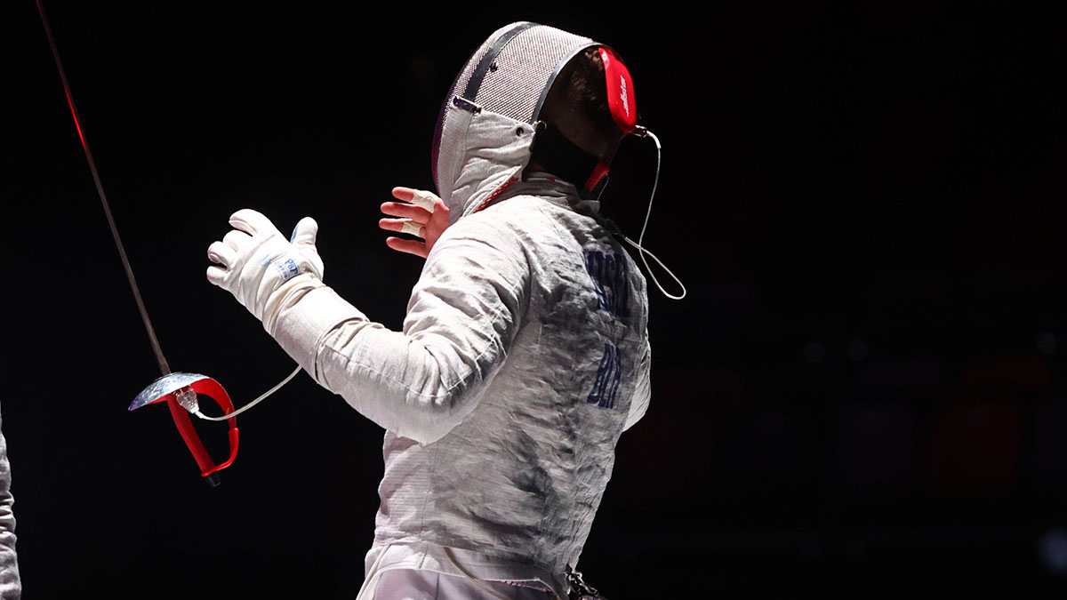 Российских фехтовальщиков допустили до участия в международных соревнованиях