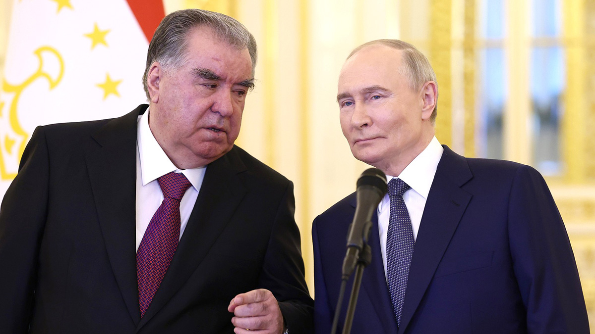 Путин сообщил Рахмону об итогах саммита в Анкоридже