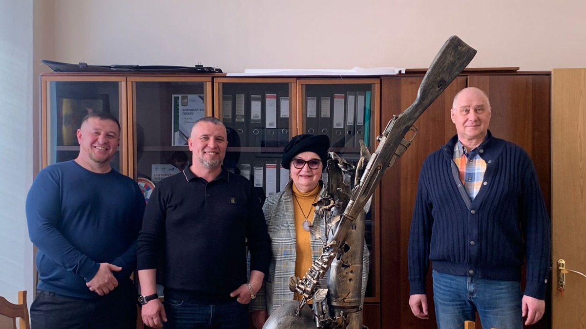 Скульптуру художника из Донецкой Республики передали в Музей Победы