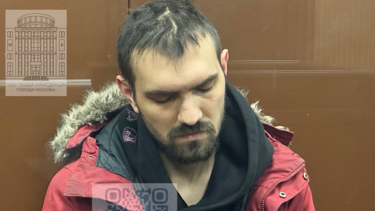 Стендап-комика Останина, пошутившего про участника СВО, арестовали на два месяца