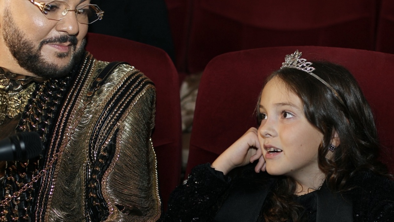 «Спасибо за любовь»: дочь Киркорова Алла-Виктория оплакала умершего дедушку