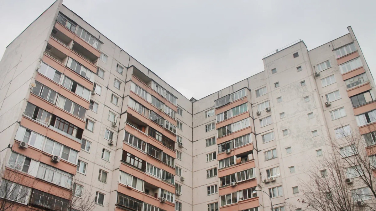 В 2025 году на севере столицы в доме 2000 года постройки заменят все лифтовое оборудование