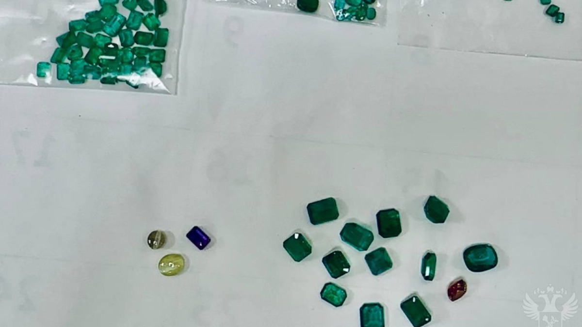 Самоцветы стоимостью более одного миллиона нашли в нижнем белье туристки из РФ