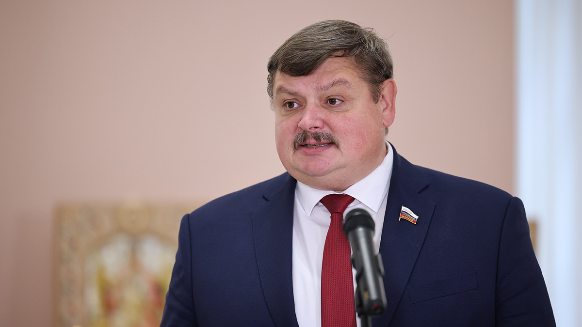 СМИ: Авто с прикрепленным свертком принадлежит сенатору Совфеда Колбину