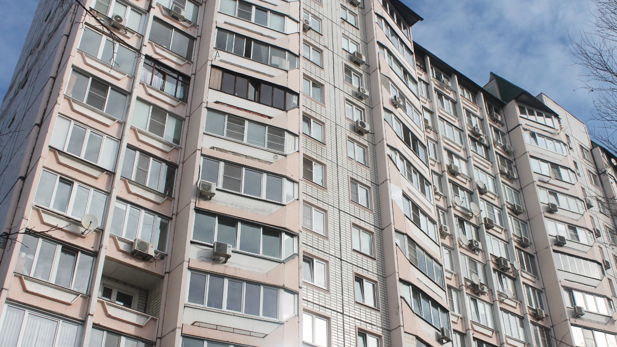 В 2025 году в жилом доме 1999 года постройки на востоке столицы заменят все лифтовое оборудование