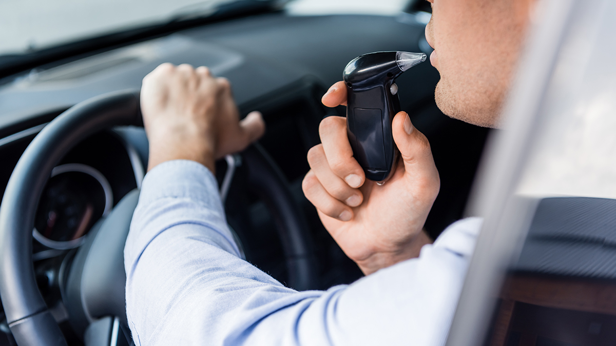 Врач Чистик назвала обычный напиток, на который может среагировать алкотестер