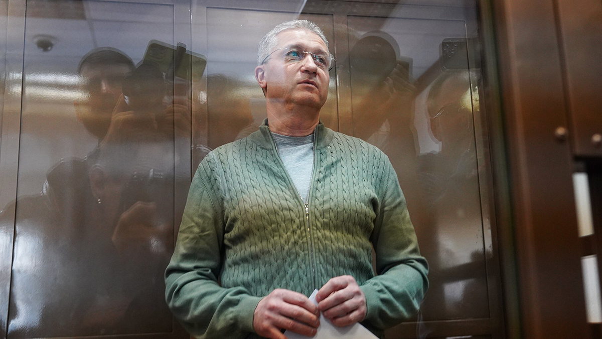 Суд оставил под стражей бывшего замминистра обороны Тимура Иванова
