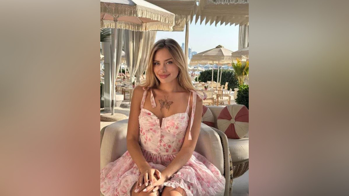 Покалеченная в Дубае модель Ковальчук пришла в себя после операции