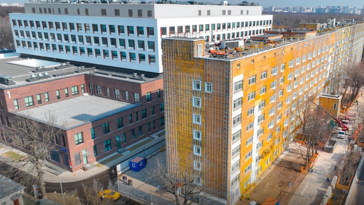 Собянин: Реконструкция трех корпусов МКНЦ имени Логинова завершится в 2026 году
