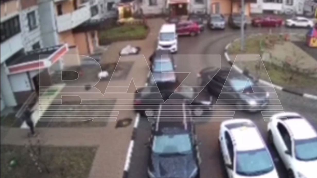 В Сети появилось видео стрельбы в ЖК «Ольгино парк» в Железнодорожном