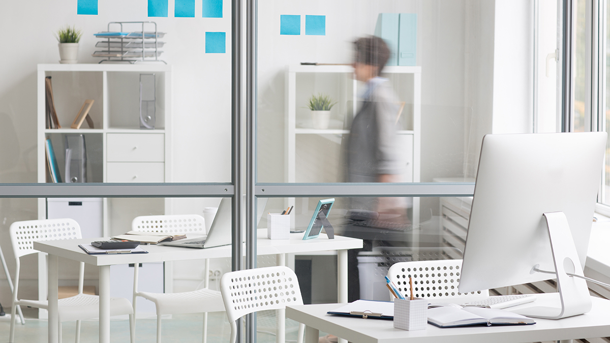 Почему лучше оформлять трудовой договор, а не ГПХ