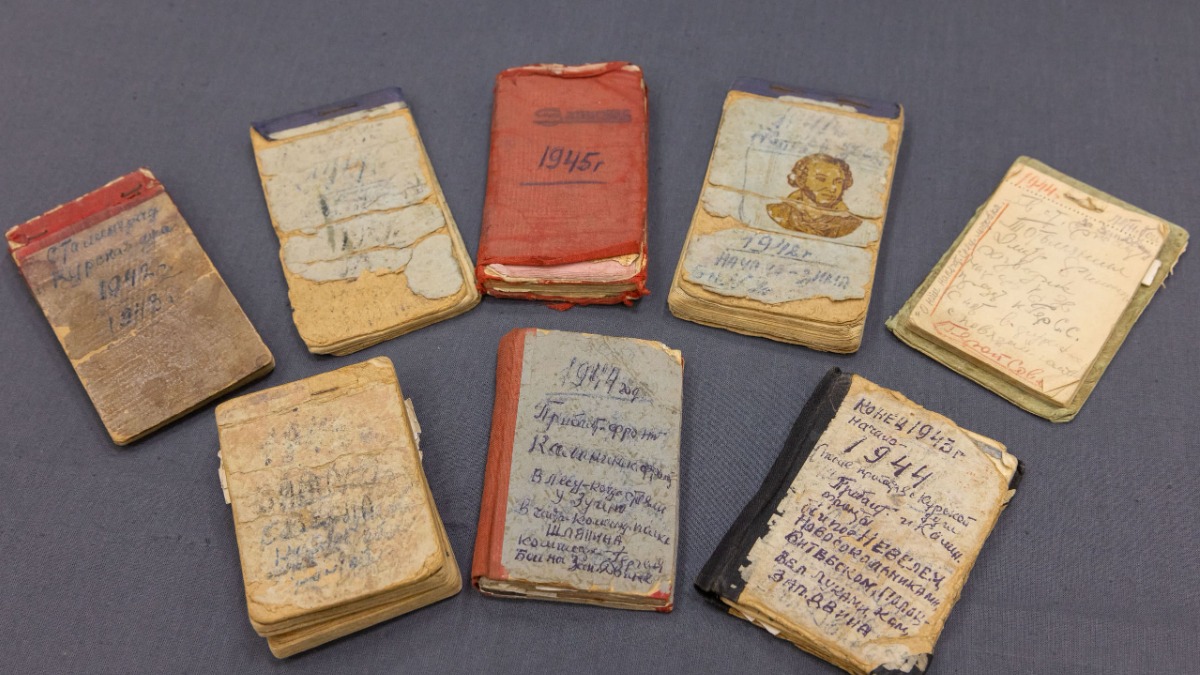 Реликвии ленинградцев и защитников города передали для новой экспозиции в Музее Победы