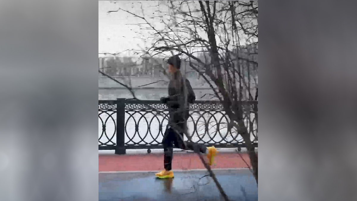 Глава МИД Венгрии выложил фото с пробежки по Воробьевым горам