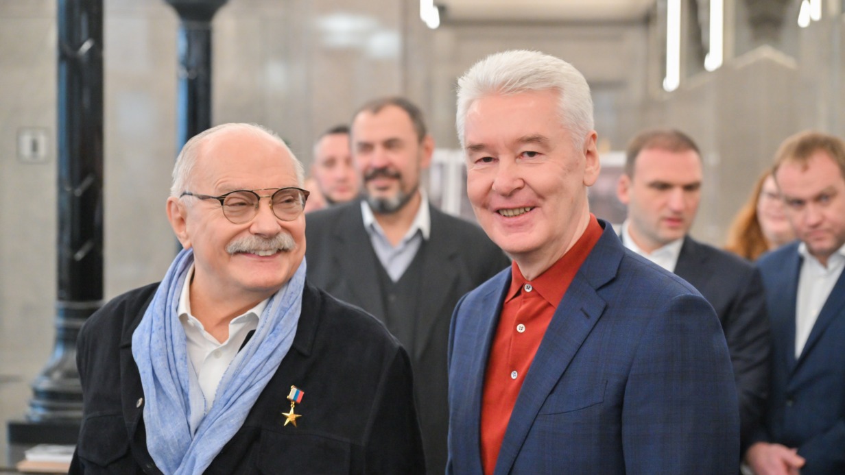 Мэр Москвы Сергей Собянин и режиссер Никита Михалков на открытии театра «Мастерская «12» Никиты Михалкова» на Поварской улице