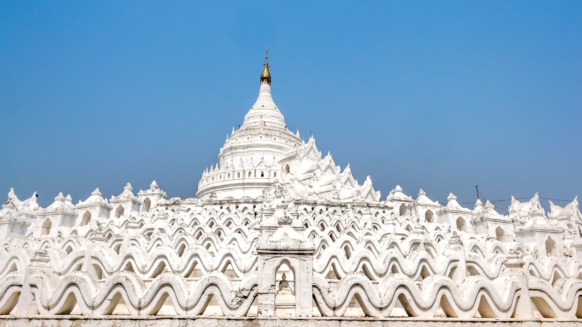 Знаменитая белая пагода Синбьюме разрушена после землетрясения в Мьянме