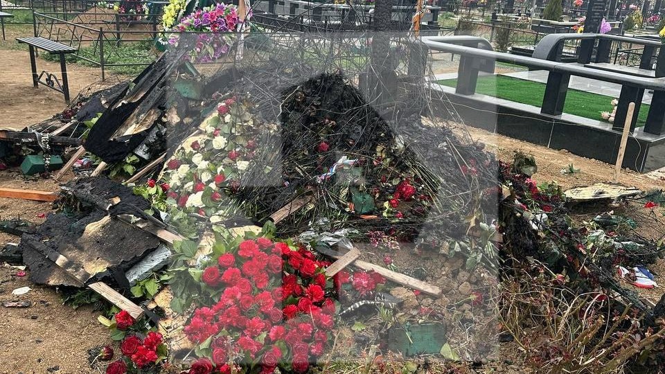 Вандалы разгромили могилу корреспондента «Известий» Федорчака