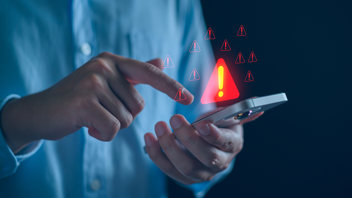 Мошенники в соцсетях начали собирать средства для неизлечимо больных: как не попасться