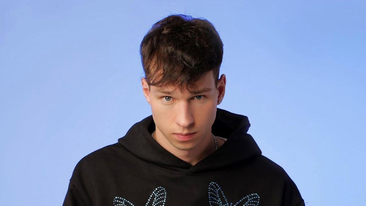 Тиктокера Павла Дворецкого задержали в Балашихе по подозрению в мошенничестве - Shot
