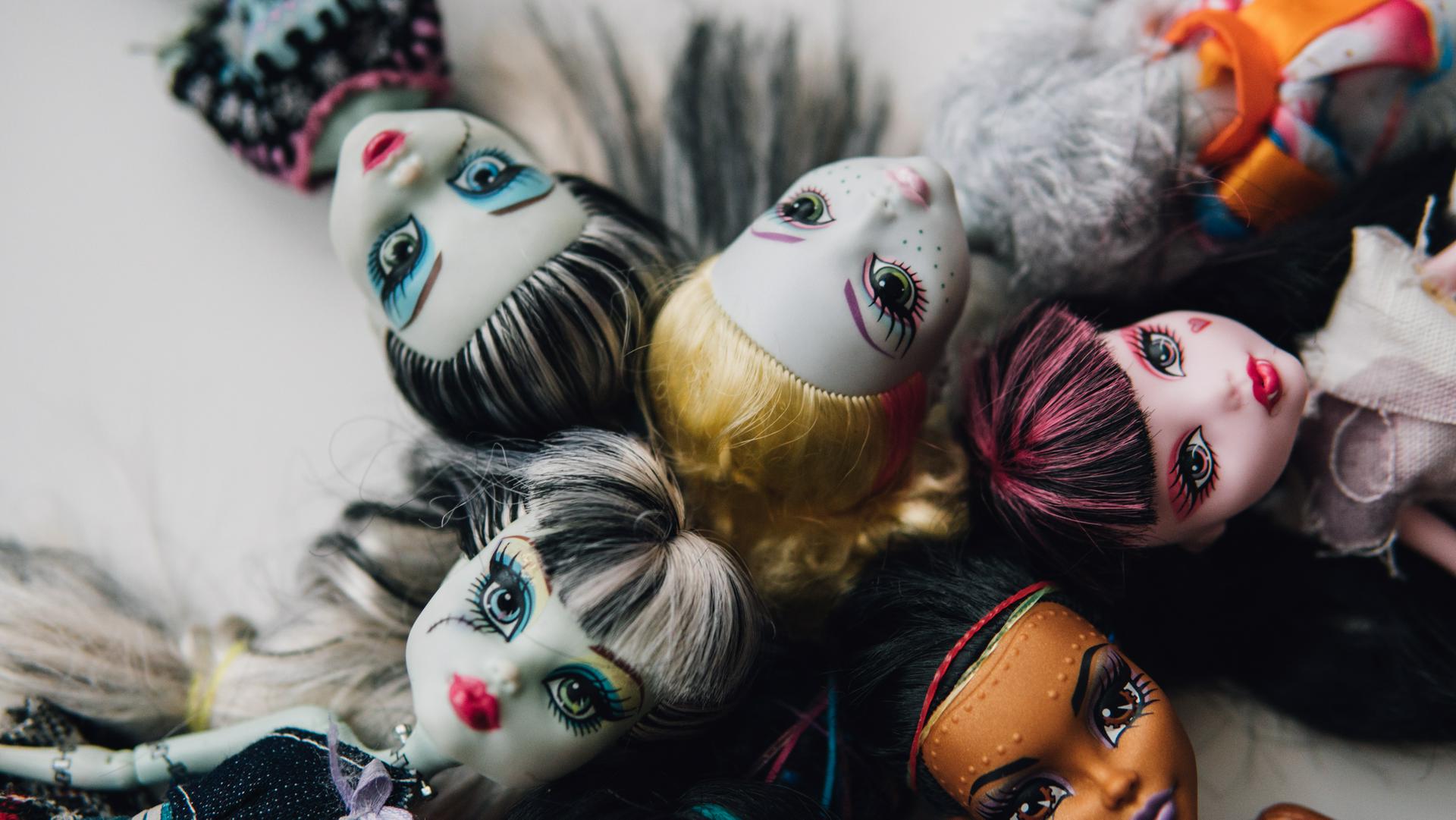 Чем опасны западные игрушки