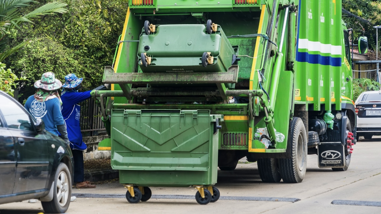 В РФ вступает в силу мораторий на штрафы за перегруз для мусоровозов