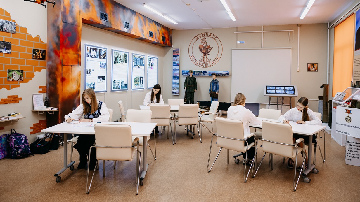 Как столичные школьники и педагоги поддерживают военнослужащих в госпиталях