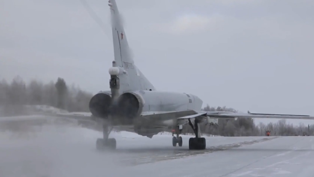 Shot: Перед крушением пилот ракетоносца Ту-22М3 увел самолет от жилых домов