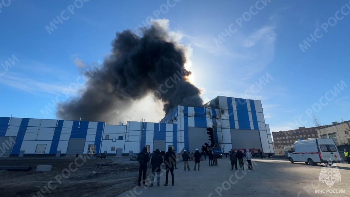 МЧС назвало причину пожара на судостроительном заводе Петрозаводска