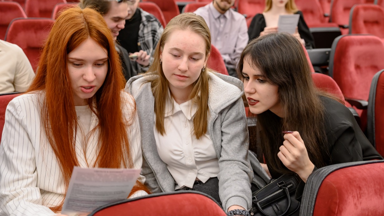 Члены молодежного парламента на мероприятии «Противодействие мошенничеству»