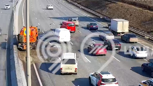 Устроил «шашки» на МКАД: появилось видео жуткого ДТП с тремя пострадавшими