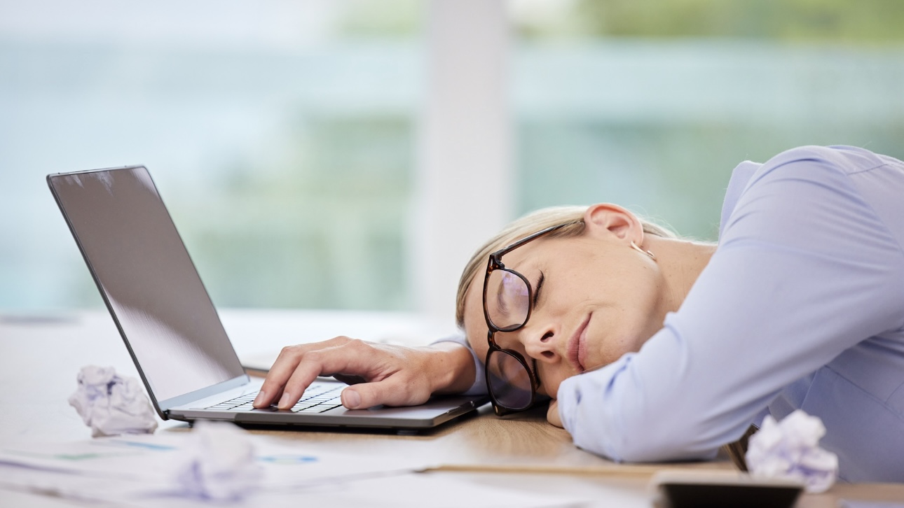 Не просто усталость: эксперт по охране труда дал советы, как сохранить продуктивность осенью
