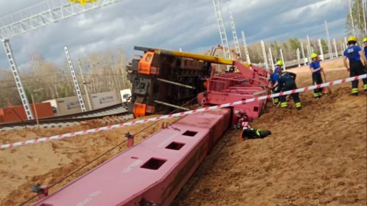 Один человек погиб при сходе поезда с рельсов в Новой Москве