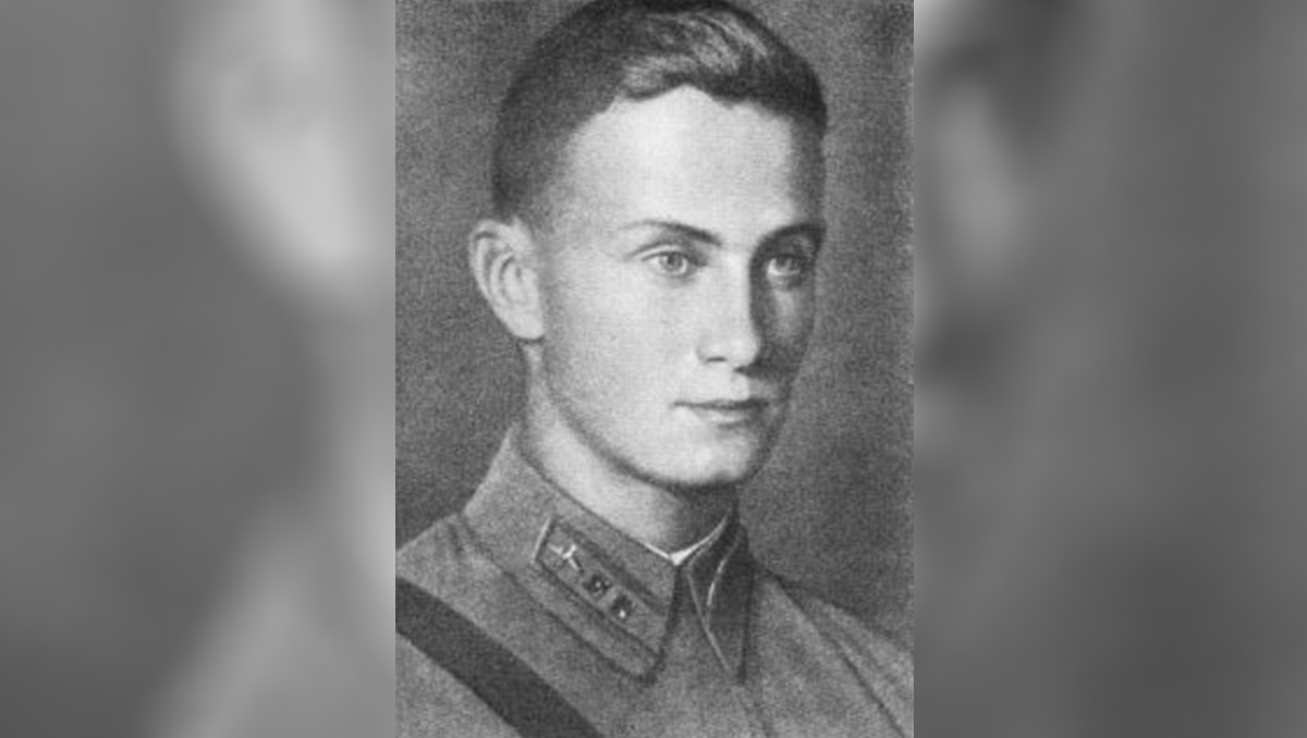 Лейтенант Тимур Фрунзе воевал меньше месяца, но успел нанести урон врагу